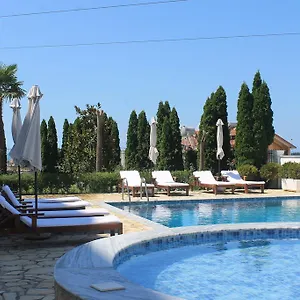hotel-aleksiona.albaniahotels.org/